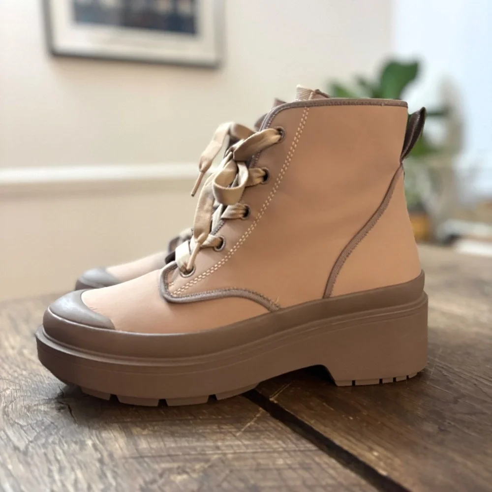 Kate Spade NY Walk It Out Platform Heel Combat Boots‎ in Taupe/Tan Size 9 / 3.5